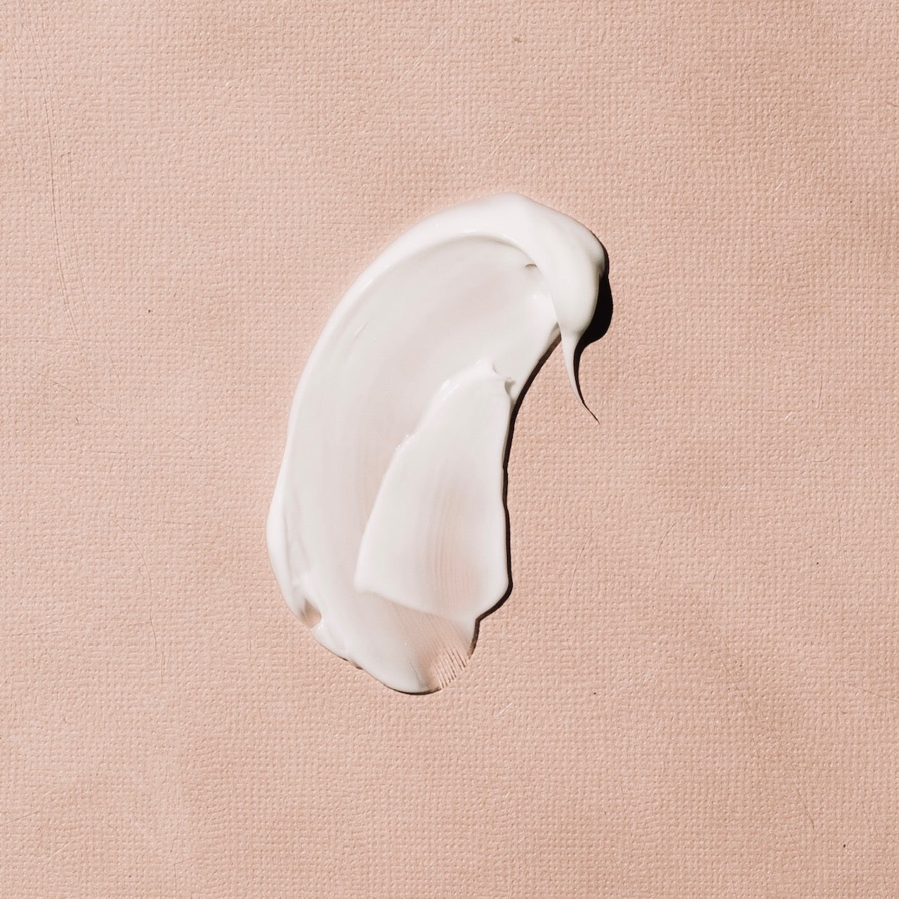 Prato Botanico Organic Hyaluronic Acid Enriching Night Cream picture of texture on pink background