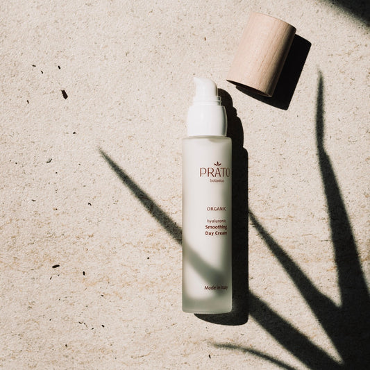 Prato Botanico Smoothing Day Cream with sustainable beechwood lid and aloe vera shadow